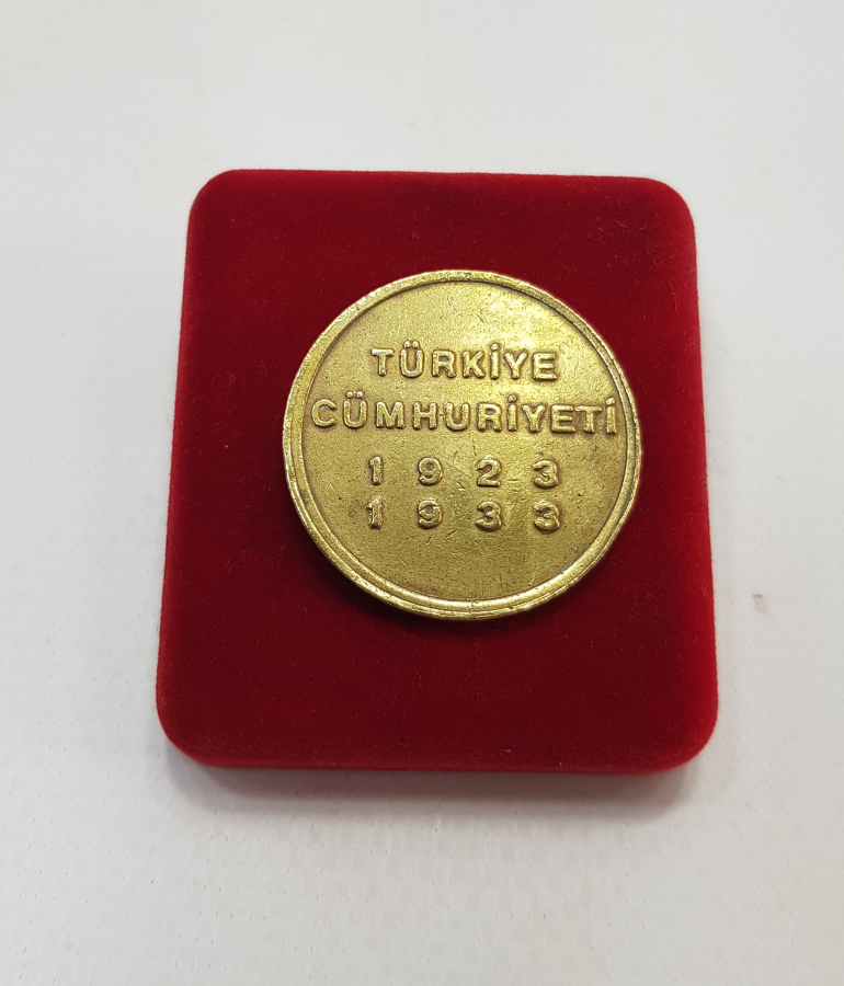 CUMHURİYETİN 10. YIL MADALYONU