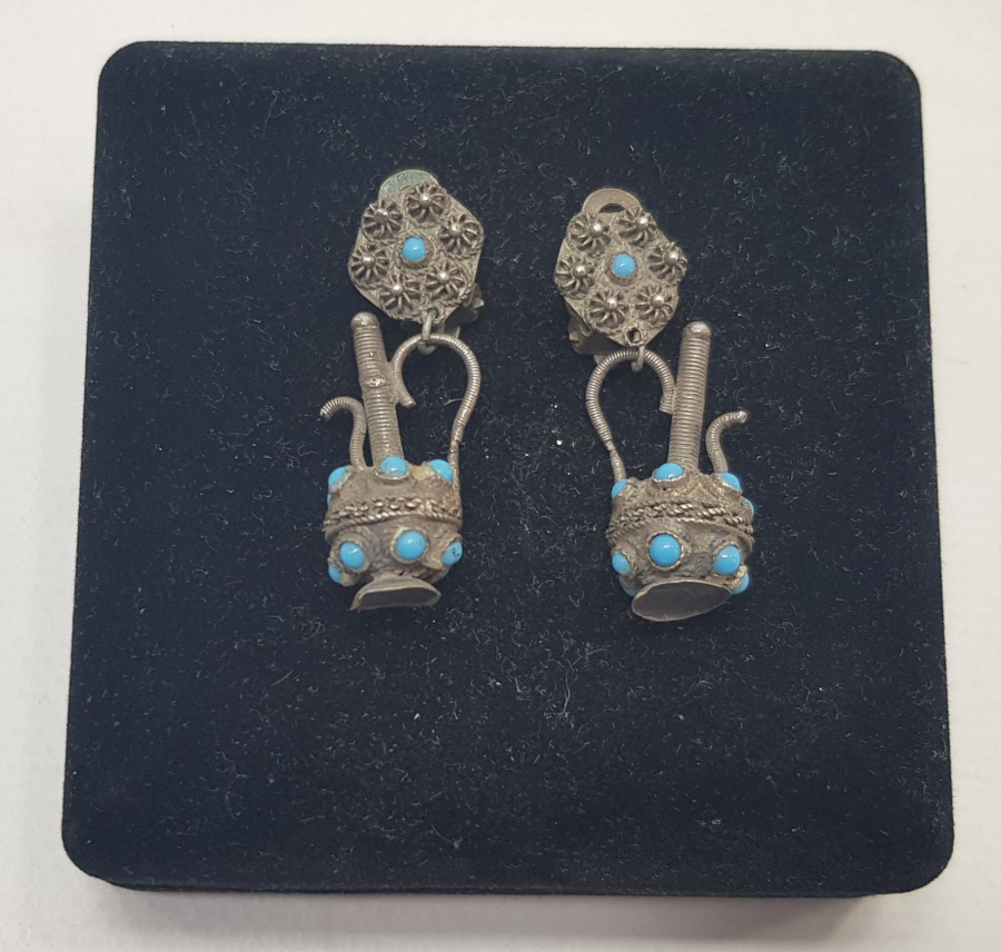 İBRİK FORMLU TELKARİ GÜMÜŞ KÜPE 