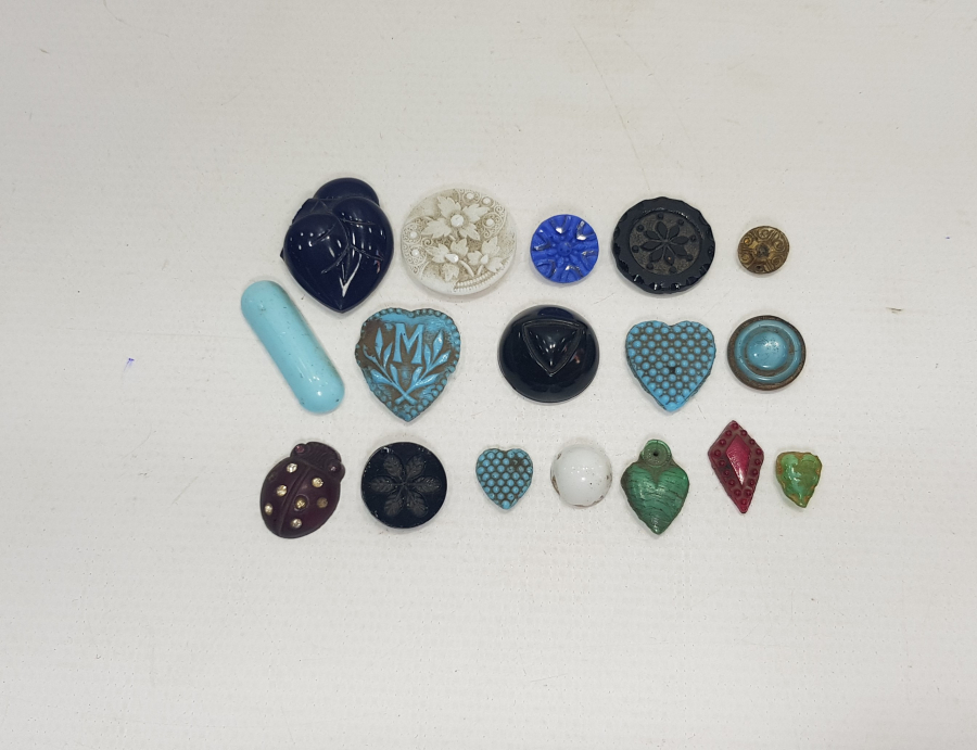 OSMANLI DÖNEMİ OPAL VE CAM DÜĞME LOTU 