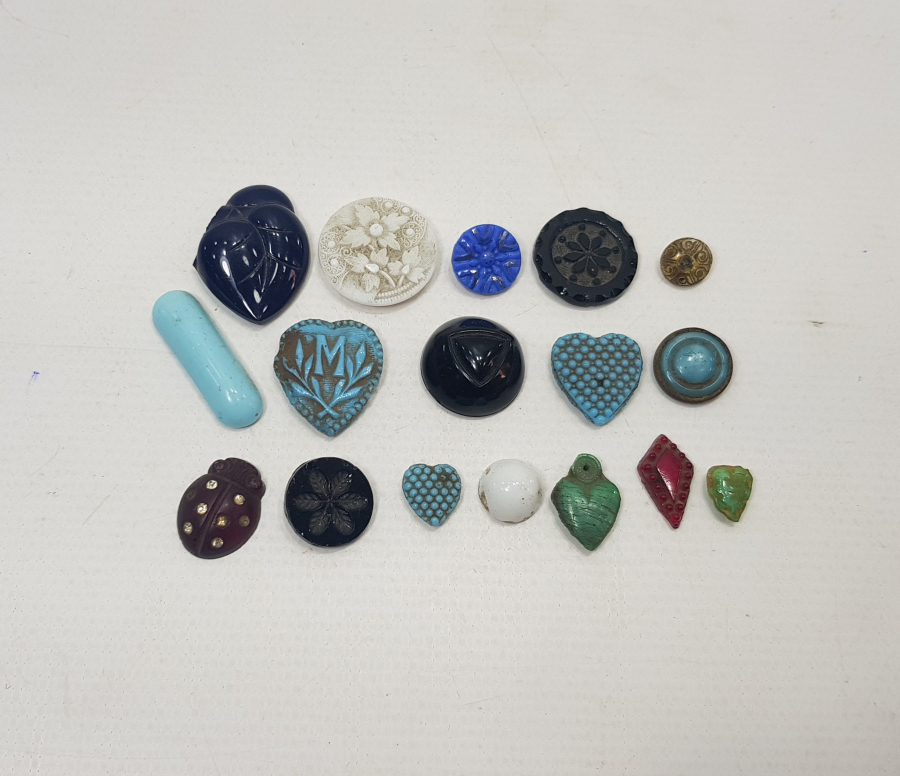 OSMANLI DÖNEMİ OPAL VE CAM DÜĞME LOTU 