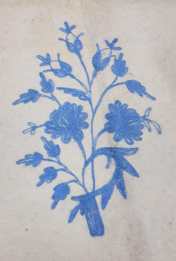 OSMANLI DÖNEMİ SUZENİ İŞÇİLİKLİ KEÇE SECCADE 