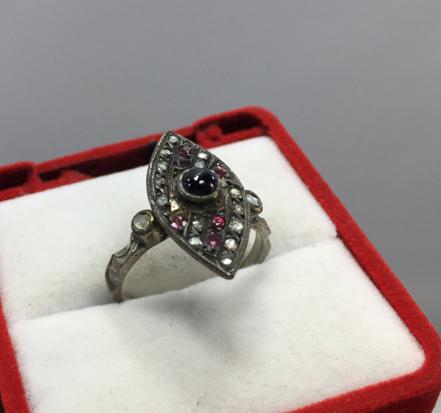 ELMAS VE YAKUT TAŞLI ANTİKA MEKİK YÜZÜK