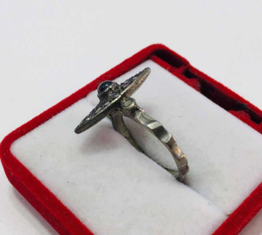 ELMAS VE YAKUT TAŞLI ANTİKA MEKİK YÜZÜK