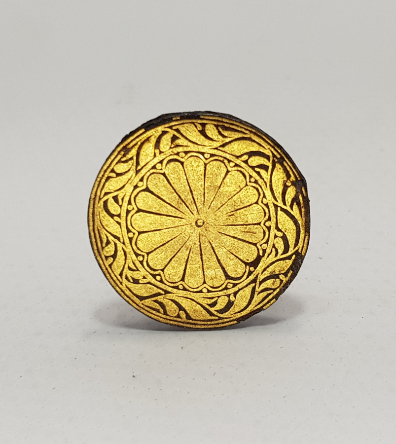 ERKEN DÖNEM DEMİZ ÜZERİ ALTIN ÇAKMA ROZET