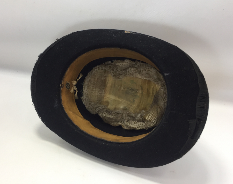 İÇİNDE OSMANLICA ETİKETİ BULUNAN ŞAPKA DEVRİMİ DÖNEMİ ŞAPKA