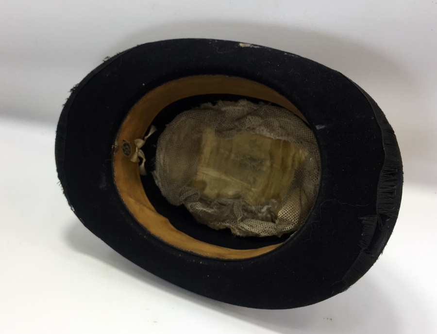 İÇİNDE OSMANLICA ETİKETİ BULUNAN ŞAPKA DEVRİMİ DÖNEMİ ŞAPKA