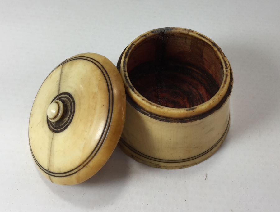 OSMANLI DÖNEMİ FİL DİŞİNDEN MAMUL MİSK KUTUSU