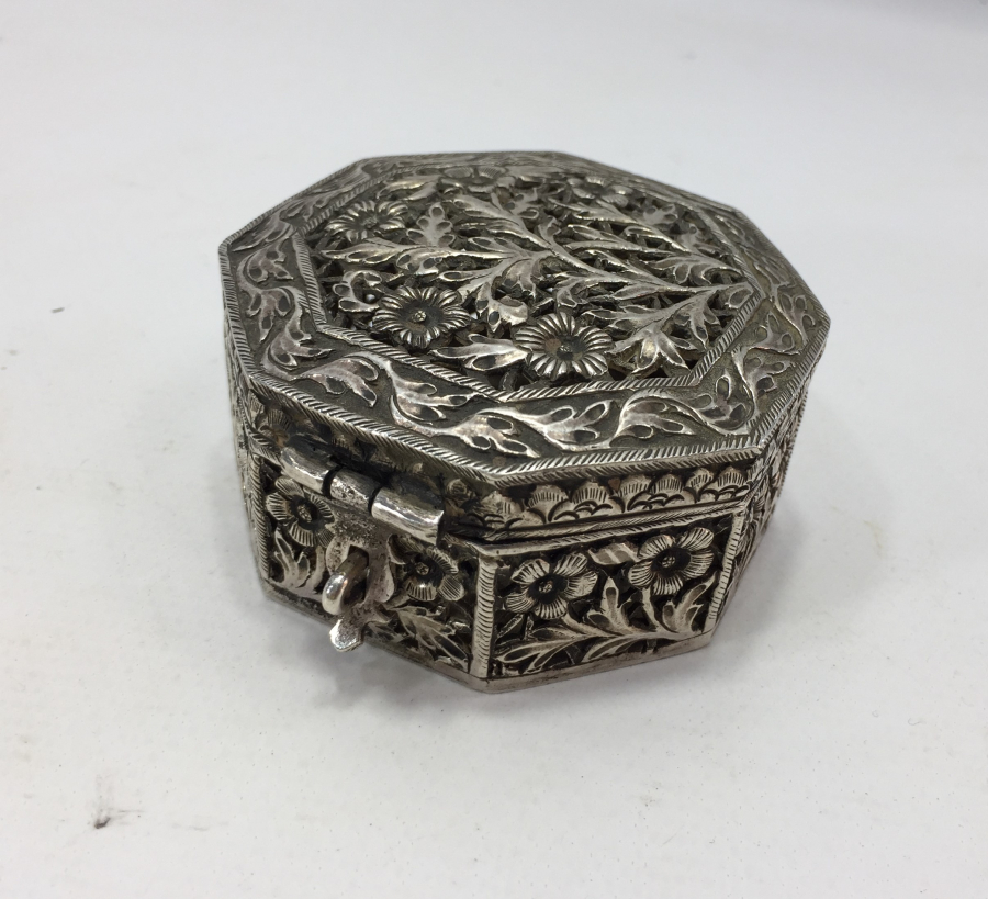 TAMAMI EL YAPIMI KALEM VE KABARTMA İŞÇİLİKLİ BÜYÜK BOY MÜCEVHER KUTUSU