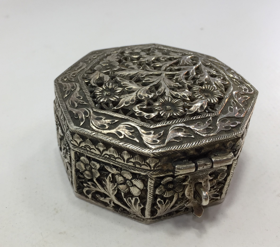 TAMAMI EL YAPIMI KALEM VE KABARTMA İŞÇİLİKLİ BÜYÜK BOY MÜCEVHER KUTUSU