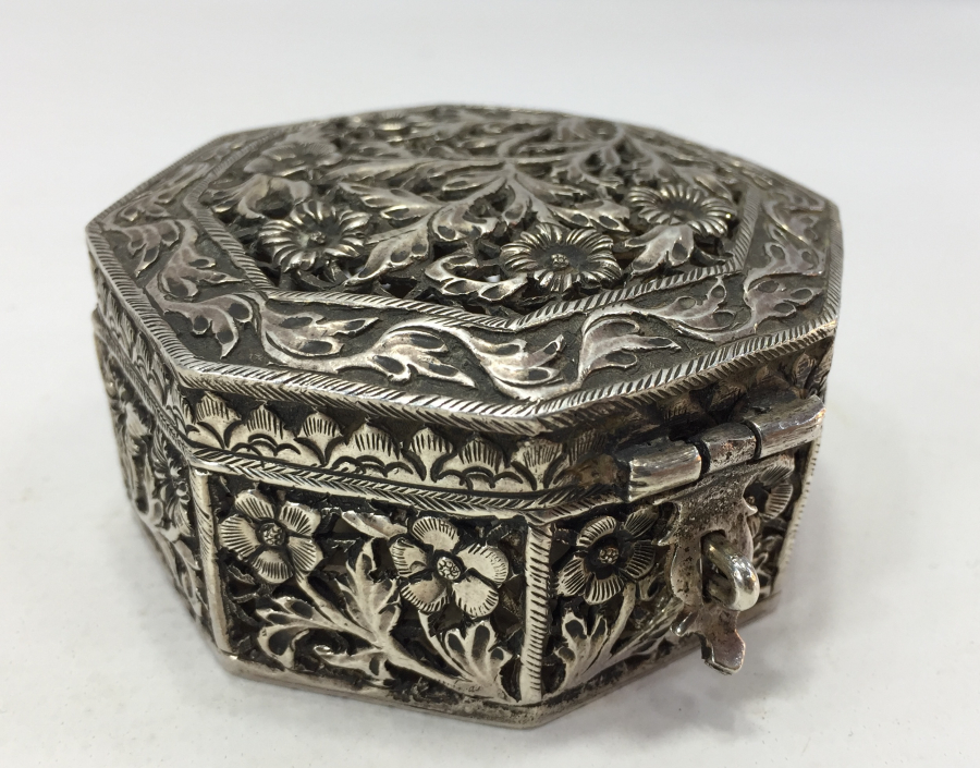 TAMAMI EL YAPIMI KALEM VE KABARTMA İŞÇİLİKLİ BÜYÜK BOY MÜCEVHER KUTUSU