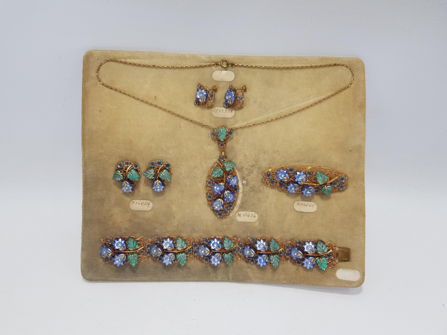 ANTİKA BIJUTERİ TAKI KARTELASI 