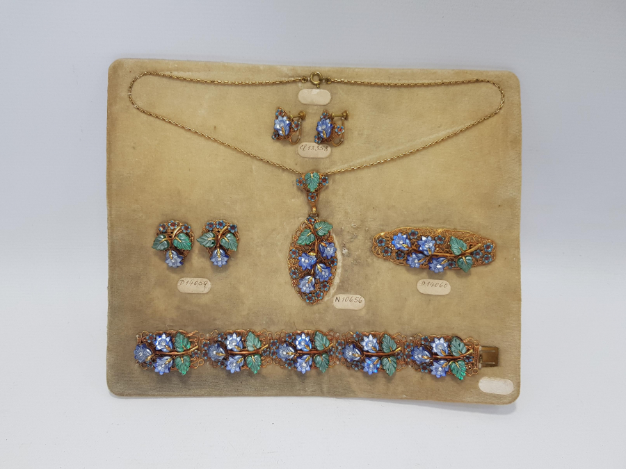 ANTİKA BIJUTERİ TAKI KARTELASI 