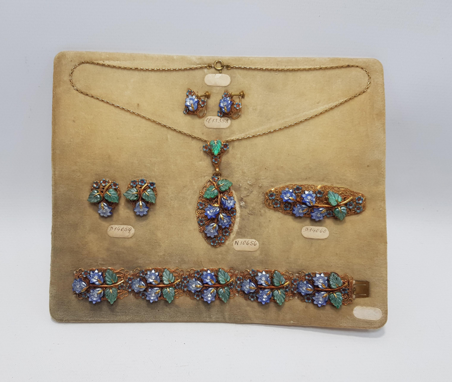 ANTİKA BIJUTERİ TAKI KARTELASI 