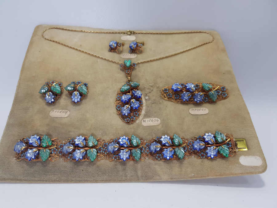 ANTİKA BIJUTERİ TAKI KARTELASI 