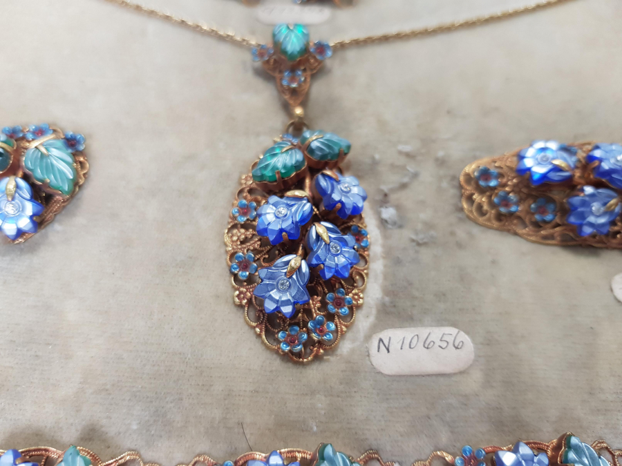 ANTİKA BIJUTERİ TAKI KARTELASI 