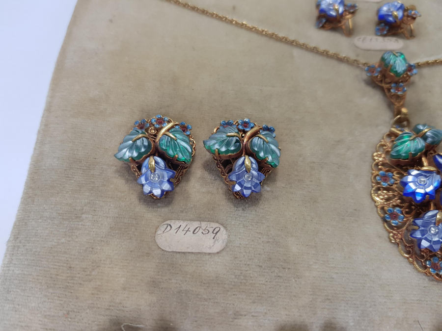 ANTİKA BIJUTERİ TAKI KARTELASI 