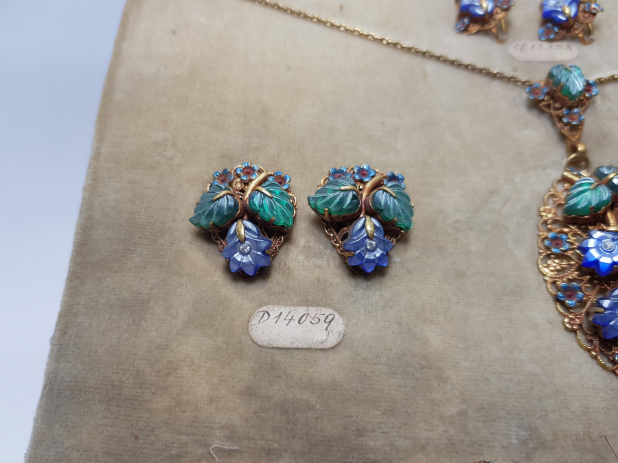 ANTİKA BIJUTERİ TAKI KARTELASI 