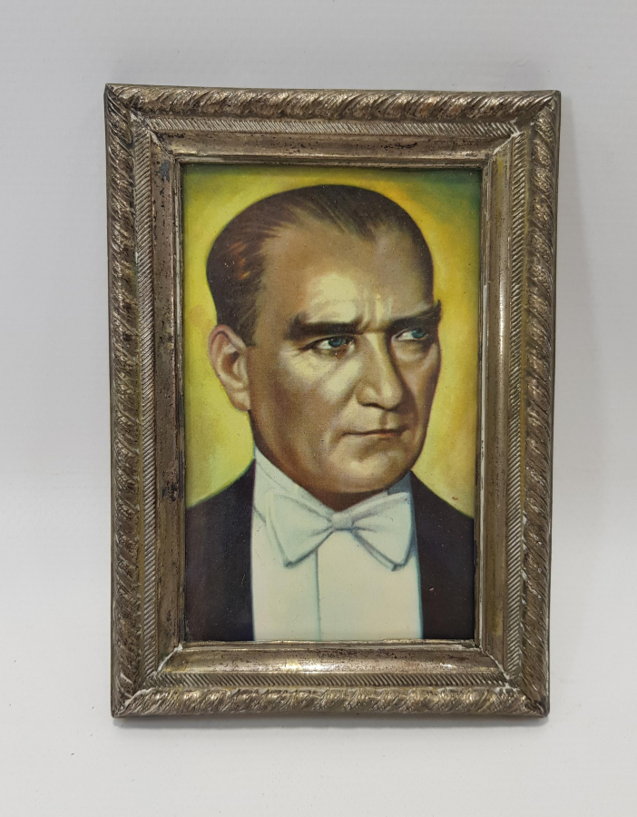 GÜMÜŞ ÇERÇEVELİ ATATÜRK KARTPOSTALI 