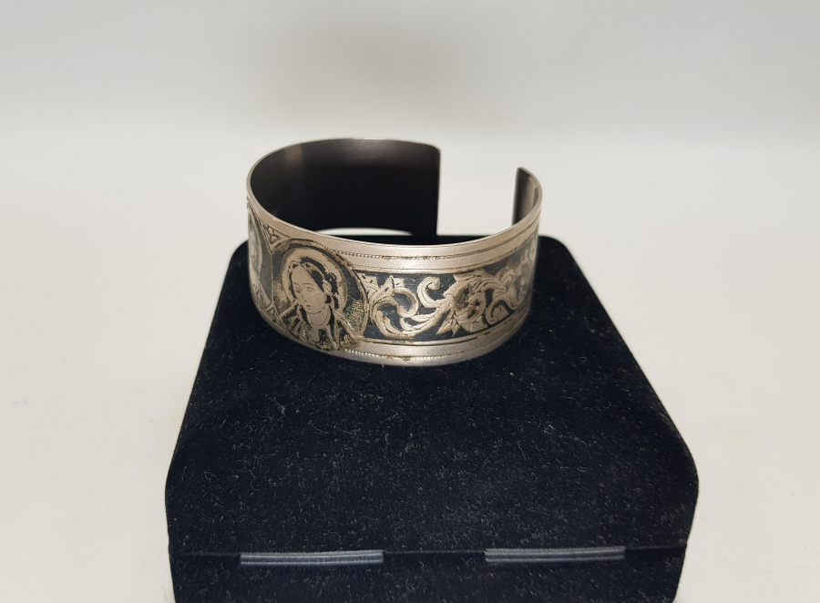 HAZRETİ İSA VE MERYEM ANA GÖRSELLİ SAVATLI GÜMÜŞ BİLEZİK 