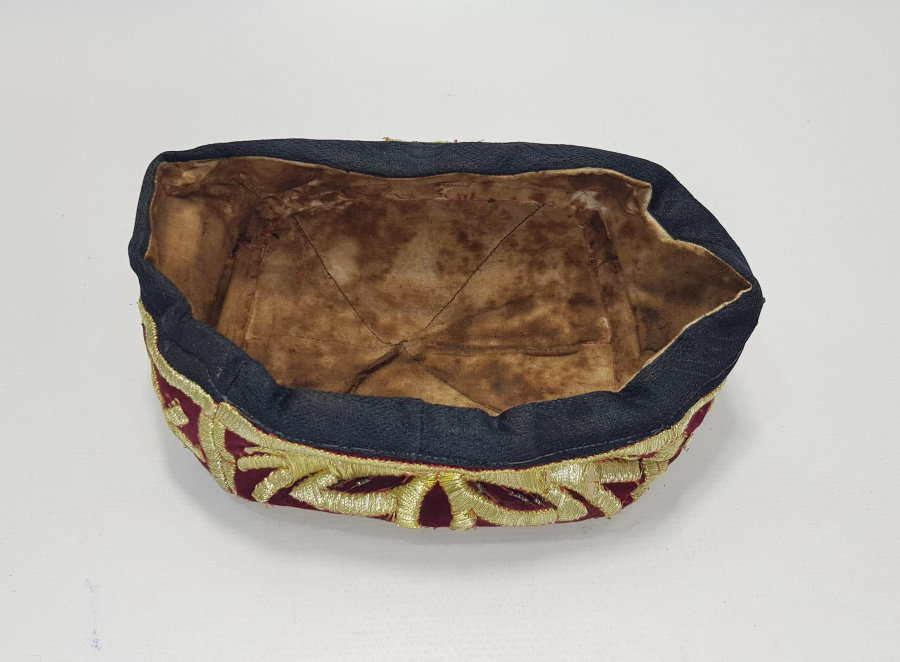 SIRMA İŞÇİLİKLİ KADİFE ŞAPKA