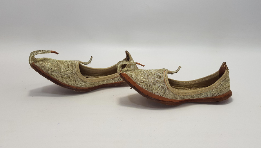 TÜRKMEN İŞİ SIRMA İŞÇİLİKLİ BİR ÇİFT GELİN ÇARIĞI