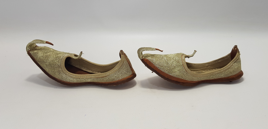 TÜRKMEN İŞİ SIRMA İŞÇİLİKLİ BİR ÇİFT GELİN ÇARIĞI