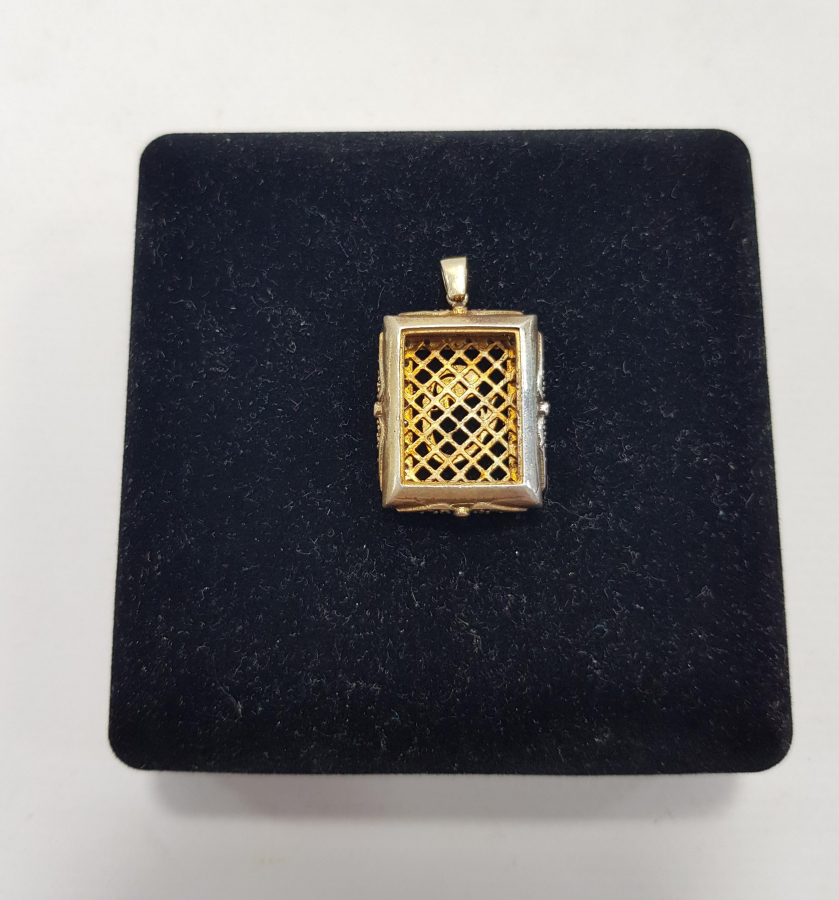 VAV HARFLİ GÜMÜŞ KOLYE UCU 