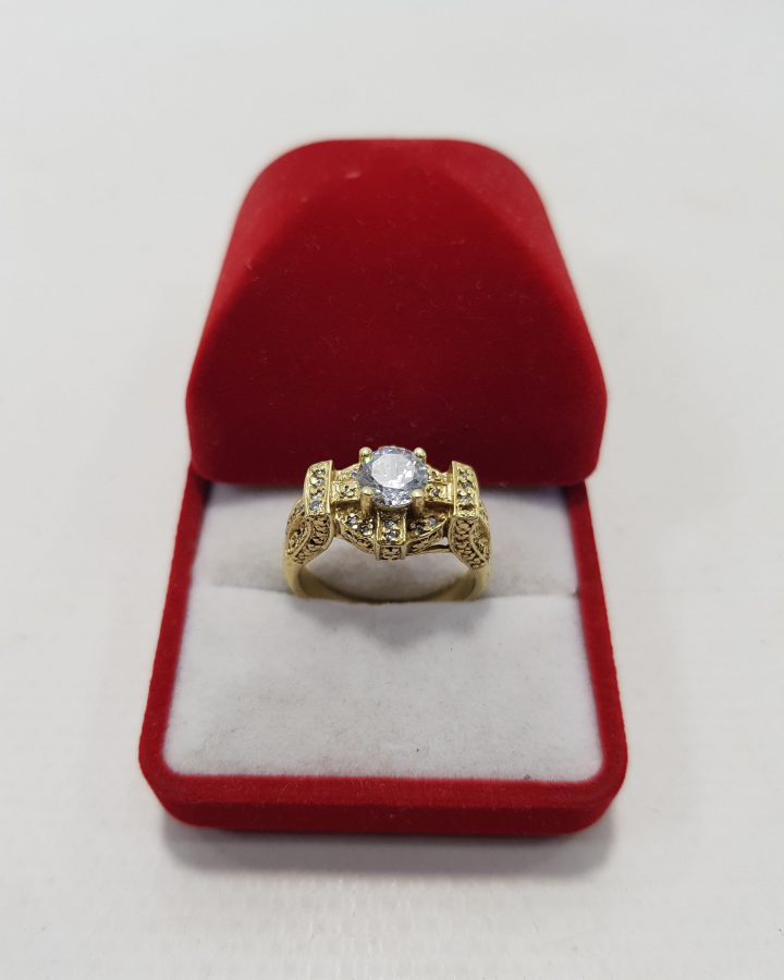 ZİRKON TAŞLARLA SÜSLÜ GÜMÜŞ YÜZÜK 