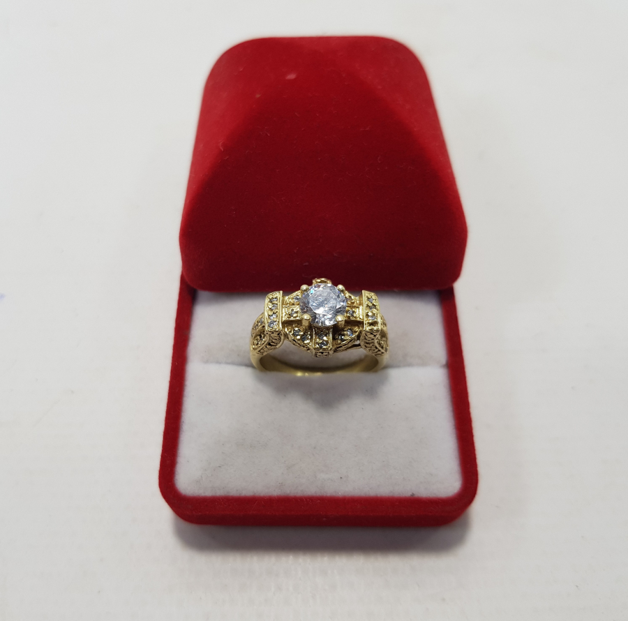 ZİRKON TAŞLARLA SÜSLÜ GÜMÜŞ YÜZÜK 