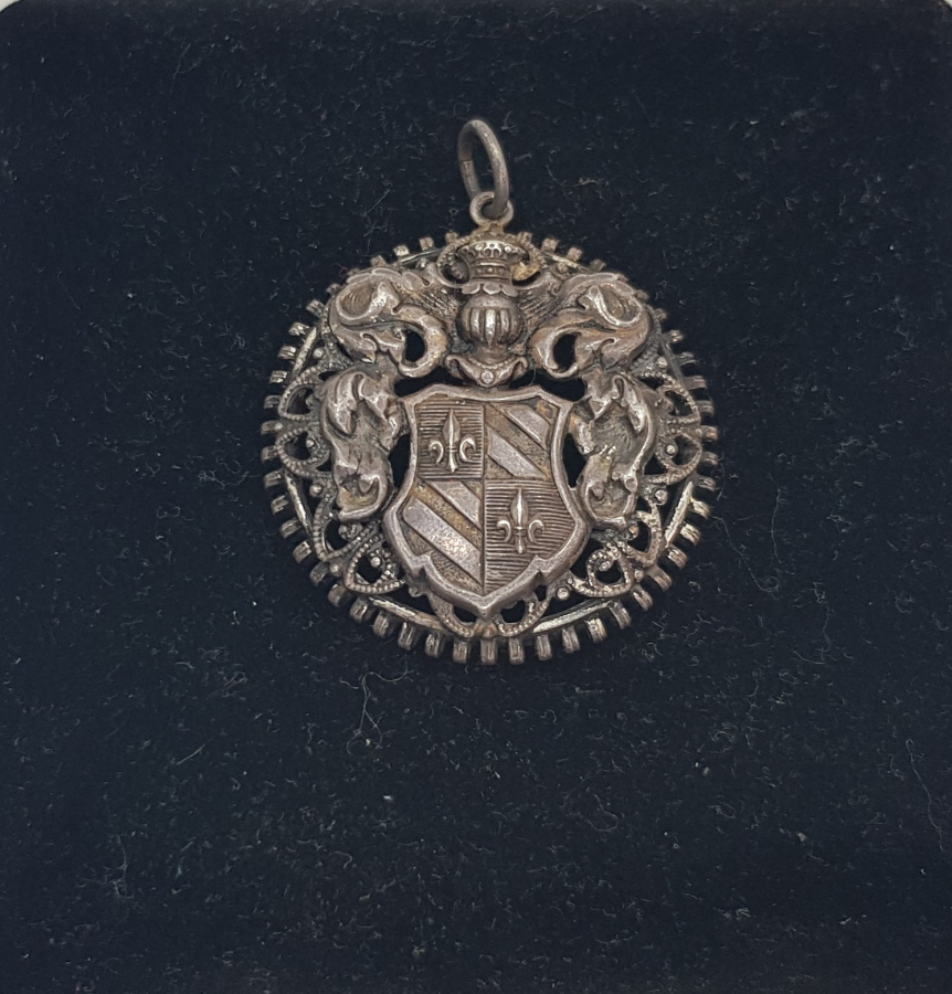 AVRUPA KRALİYET ARMALI GÜMÜŞ KOLYE UCU