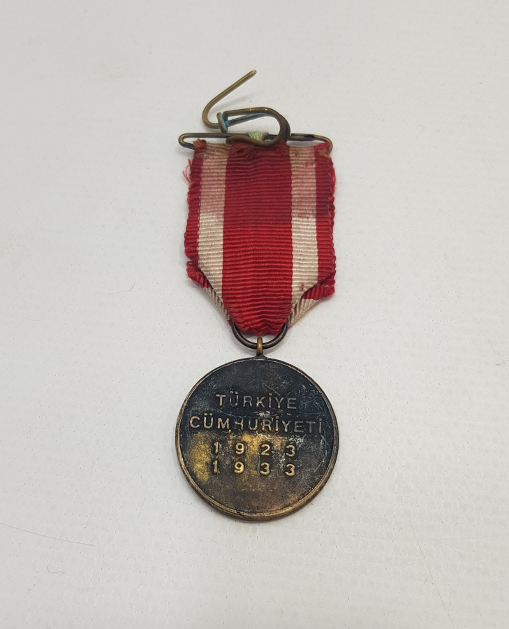 ORJİNAL ASKISIYLA CUMHURİYETİN 10. YIL MADALYASI 