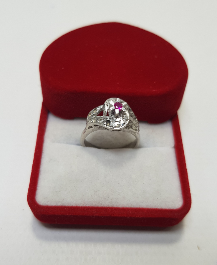 YAKUT TAŞLI PIRLANTA YÜZÜK