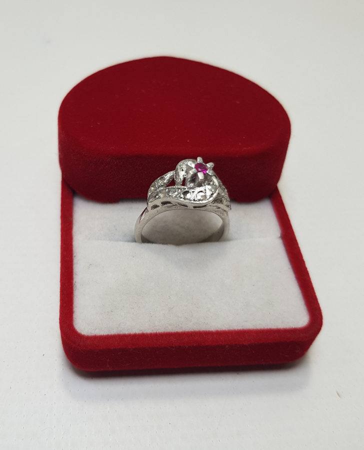 YAKUT TAŞLI PIRLANTA YÜZÜK