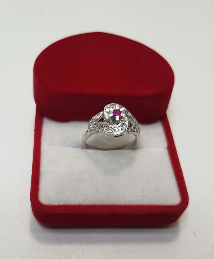 YAKUT TAŞLI PIRLANTA YÜZÜK