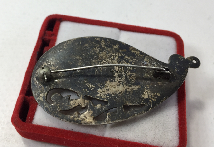 GÜMÜŞ ÜZERİ SAVAT VE KALEM İŞÇİLİKLİ KOLYE BROŞ