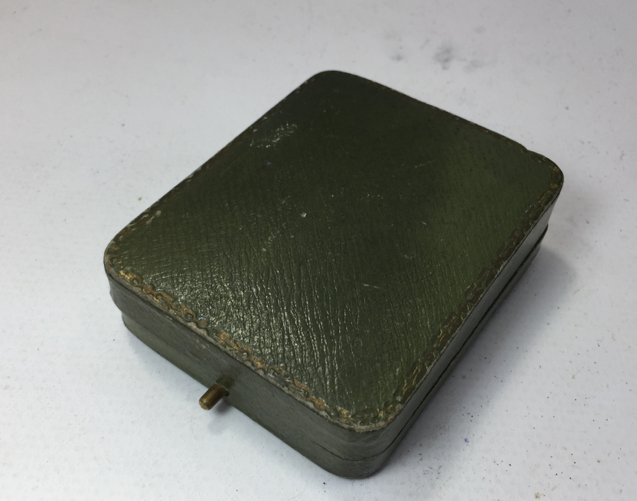 ORJİNAL KUTUSUNDA OSMANLI DÖNEMİ RUM İŞİ MİNELİ GÜMÜŞ CEP SAATİ