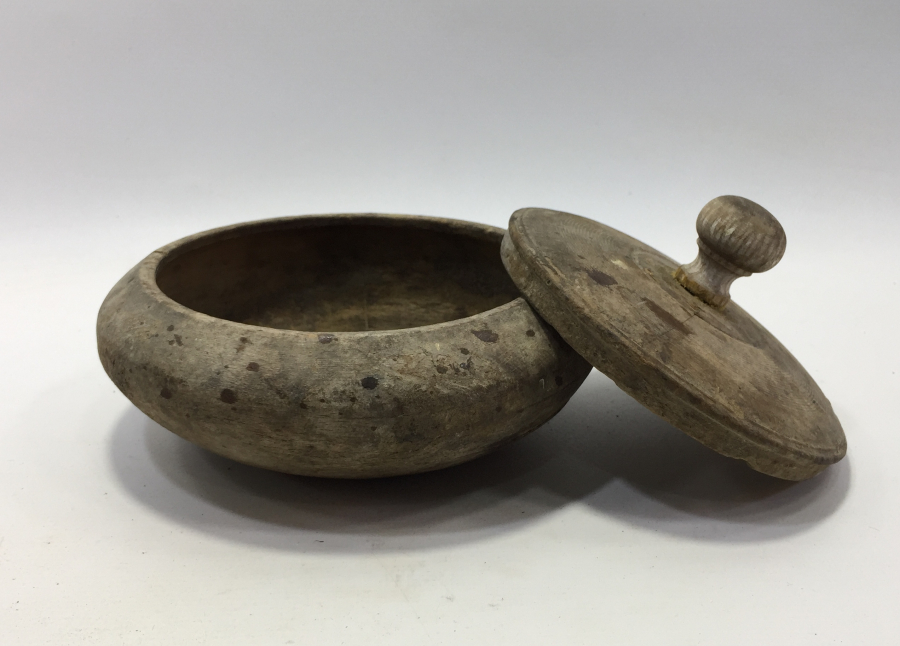 OSMANLI DÖNEMİ AHŞAP TEKKE İŞİ KAPAKLI SAHAN