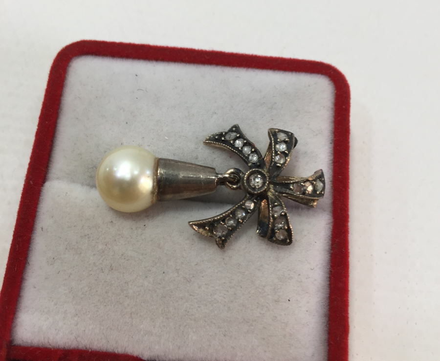 ELMAS VE İNCİLİ ANTİKA KOLYE UCU