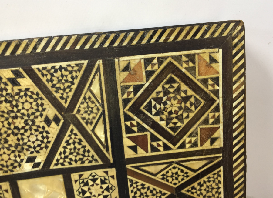 MARKÜTERİ İŞÇİLİKLİ YÜKSEK KONDİSYONDA ANTİKA TAVLA