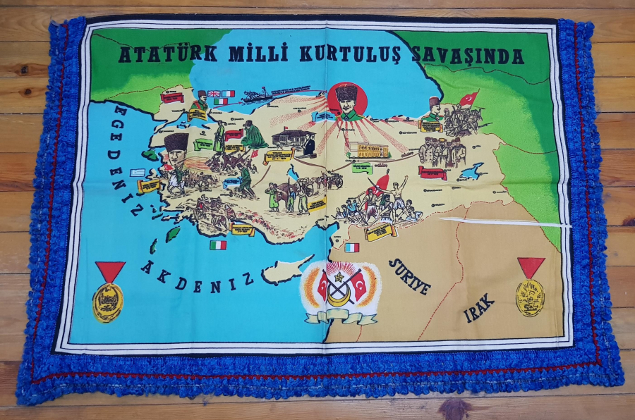 ATATÜRK MİLLİ KURTULUŞ SAVAŞINDA KONULU DUVAR HALISI 