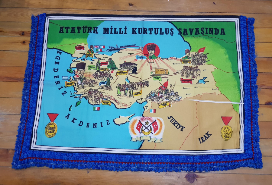 ATATÜRK MİLLİ KURTULUŞ SAVAŞINDA KONULU DUVAR HALISI 