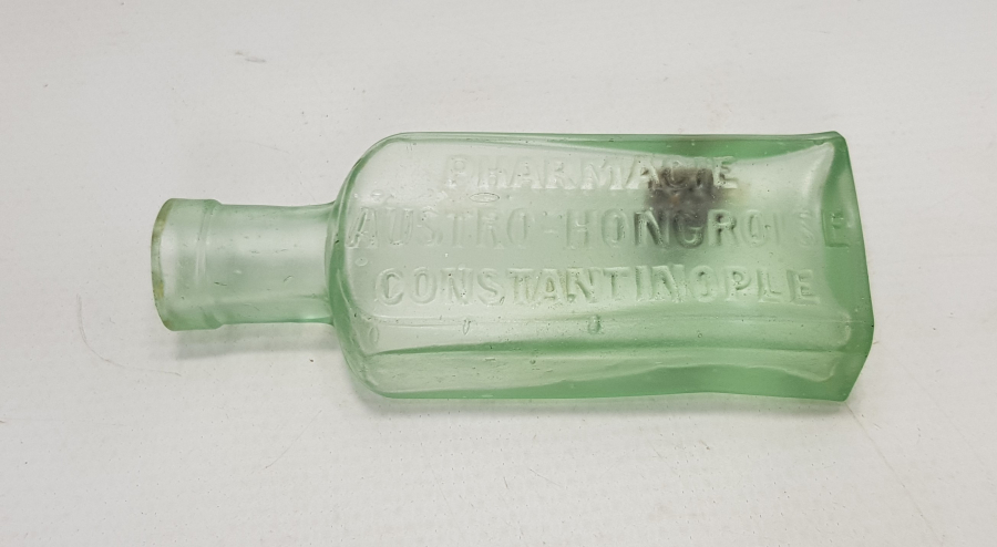 CONSTANTINOPLE YAZILI CAM İLAÇ ŞİŞESİ 