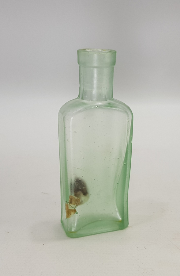 CONSTANTINOPLE YAZILI CAM İLAÇ ŞİŞESİ 