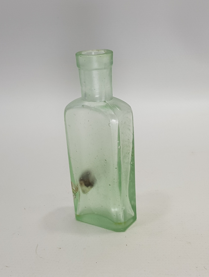 CONSTANTINOPLE YAZILI CAM İLAÇ ŞİŞESİ 