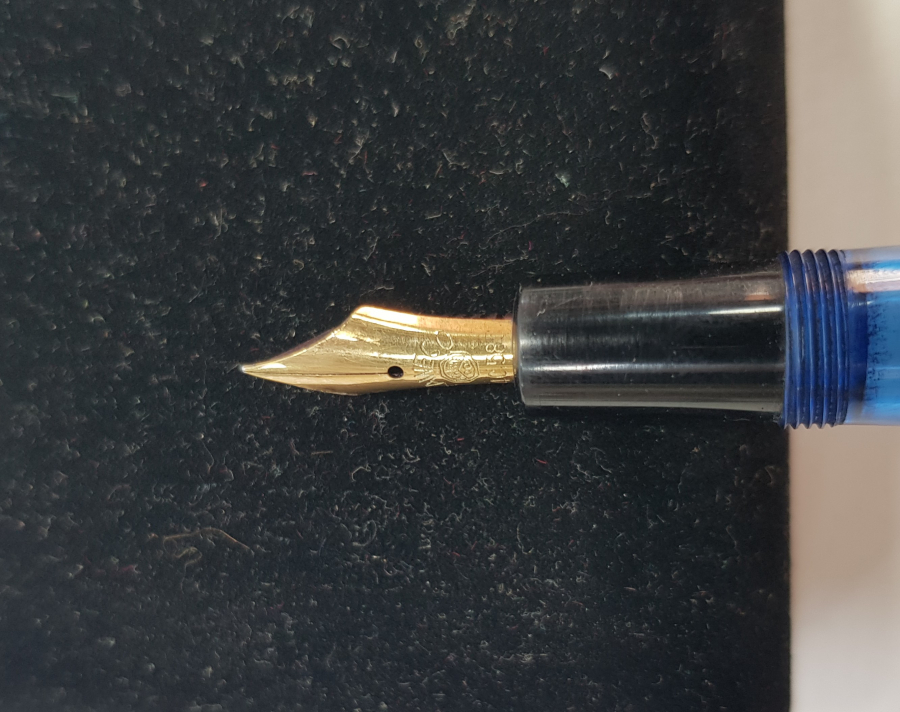 KAWECO MARKA ALTIN UÇLU DOLMA KALEM