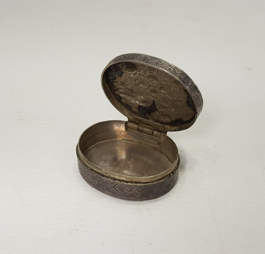 MİNELİ GÜMÜŞ ENFİYE KUTUSU