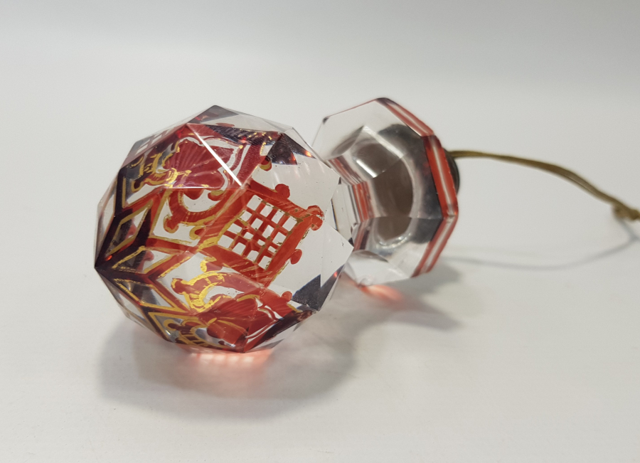 OSMANLI DÖNEMİ İKİ ADET BOHEM CAM TRABZAN BAŞI VE TRABZAN SÜSÜ