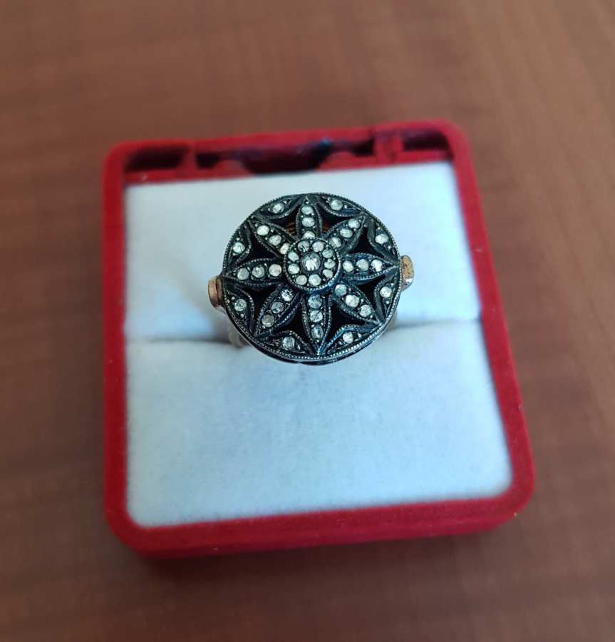 YILDIZ FORMLU ELMAS YÜZÜK 