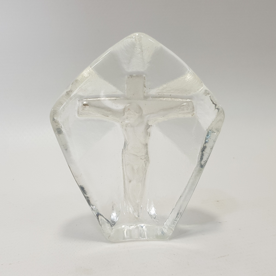 KRİSTAL CAM İÇİNDE HAZRETİ İSA HEYKELİ 