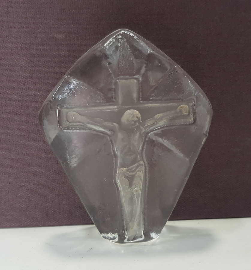 KRİSTAL CAM İÇİNDE HAZRETİ İSA HEYKELİ 